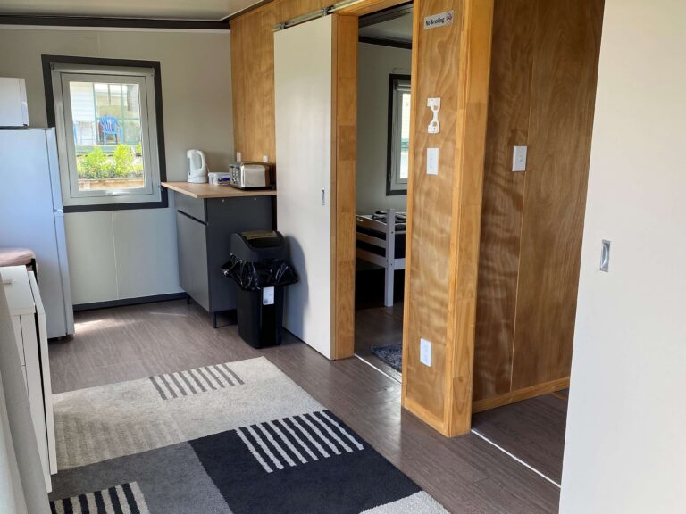 2 bedroom cabin Zipped 768x576