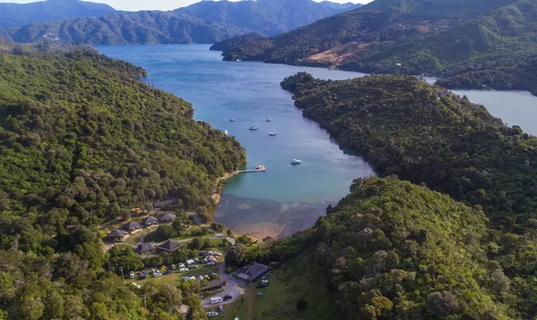 Mistletoe Bay Queen Charlotte Sound 768x458